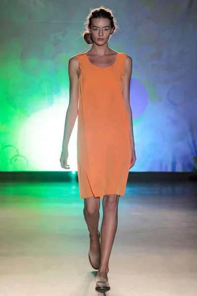 Look 3